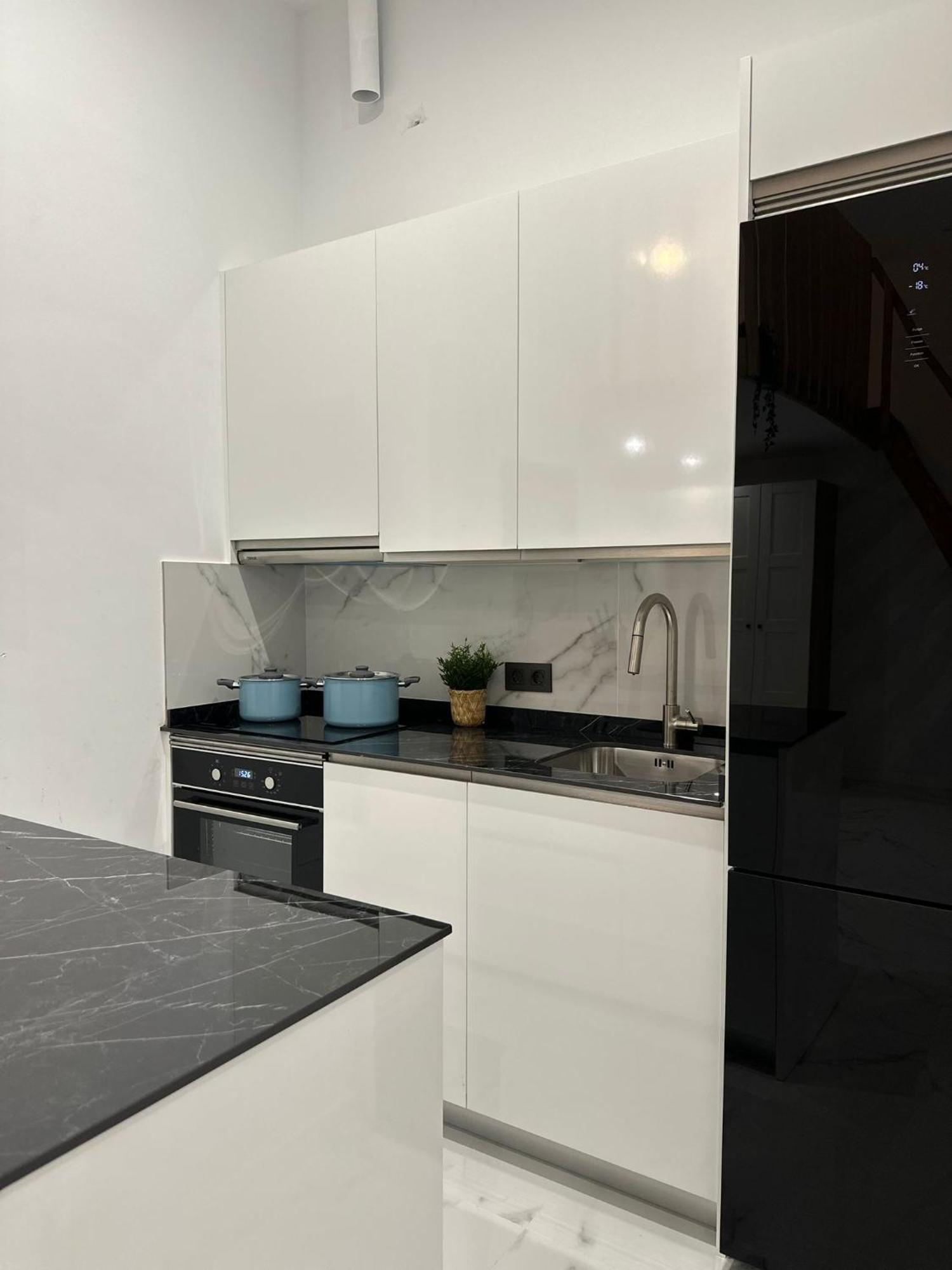 Mark Suite B8 Фуэнхирола Экстерьер фото