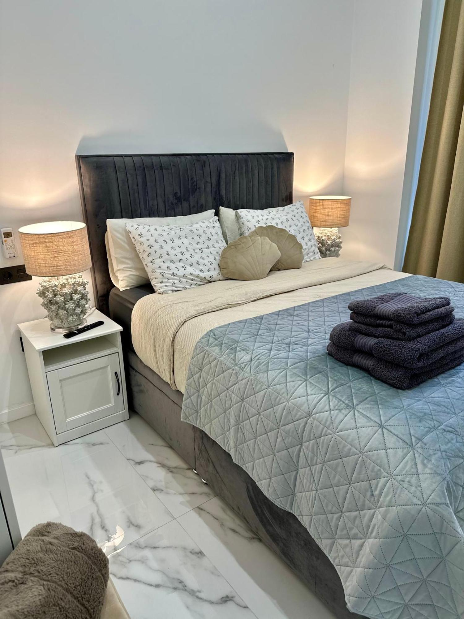 Mark Suite B8 Фуэнхирола Экстерьер фото